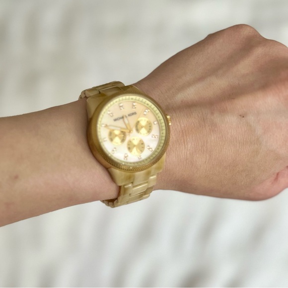 Michael Kors Jet Set Champagne Mother of Pearl Ladies Chronograph Watch MK5217 - Picture 9 of 9